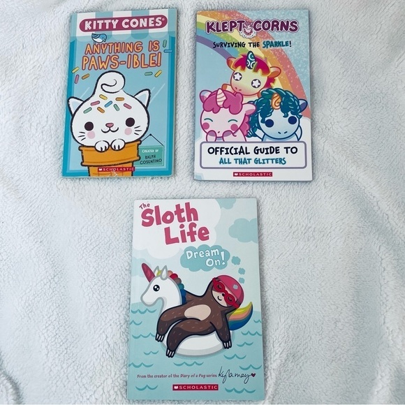 Lot of 3 Children's Books – Pre-Owned in Great Condition - Picture 2 of 9